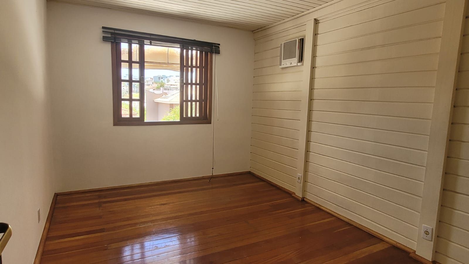 10 CA3490 – Casa Residencial / Jardim Ibiti do Paço