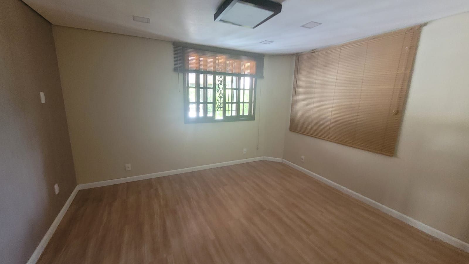 8 CA3490 – Casa Residencial / Jardim Ibiti do Paço